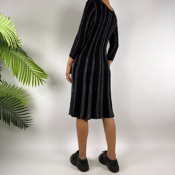 Vintage Y2K Black Romantic Grunge Whimsigoth Metallic Pleated Midi Dress / M - Picture 2 of 5